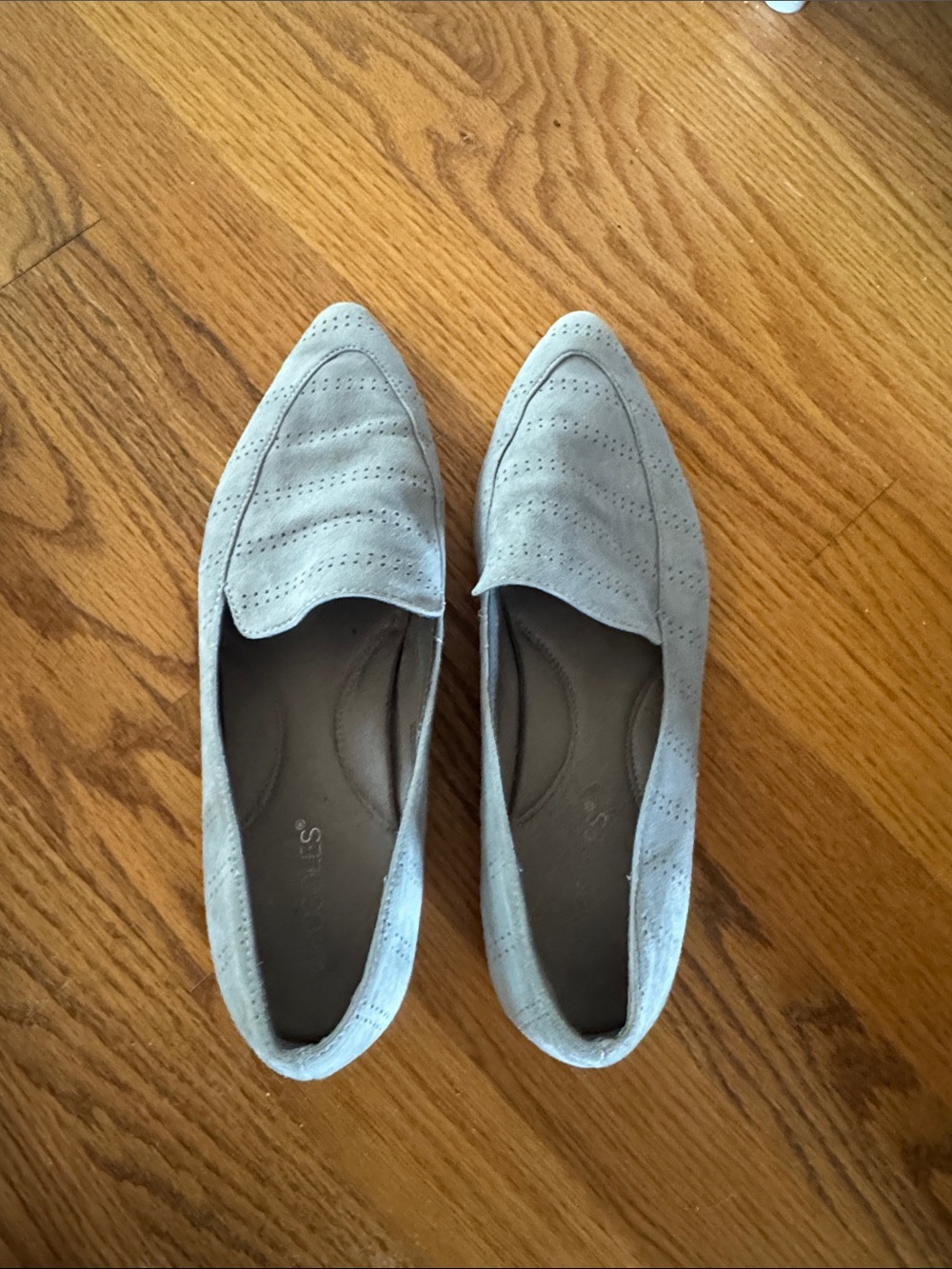 AEROSOLES Pointed Suede Slip-On Flats in Light Gray